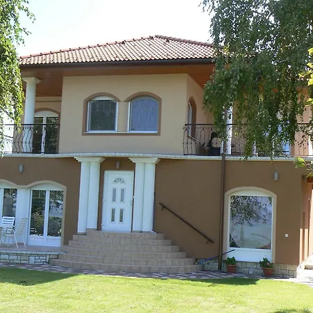 Apartment Lomb Apartman
