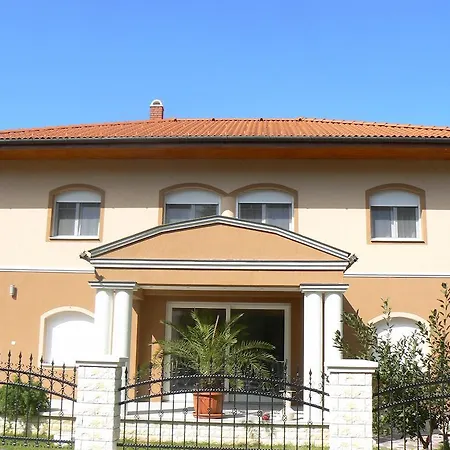 Lomb Apartman Balatonlelle